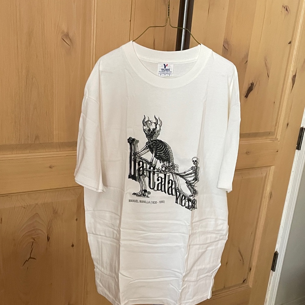 NEW T-Shirt "Macabre" Mexican skeleton prints for the Day of the Dead.